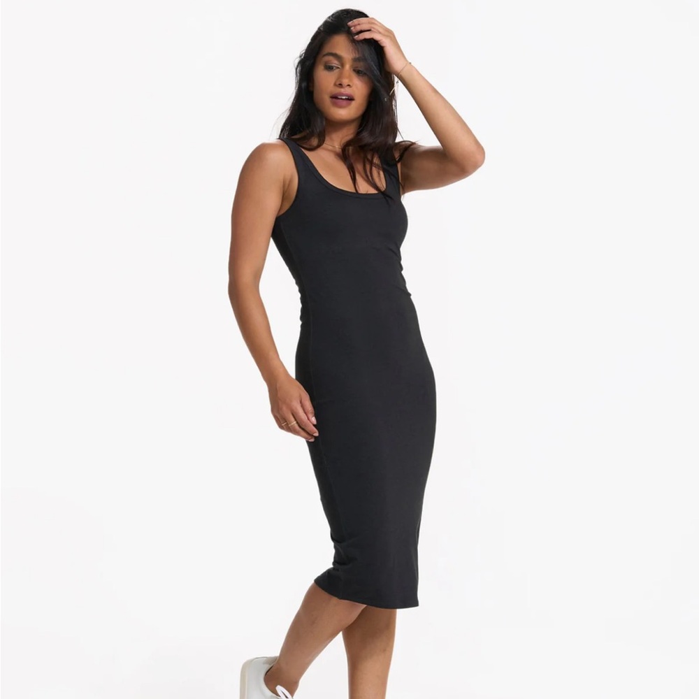 Vuori Black Sleeveless Bodycon Midi Dress